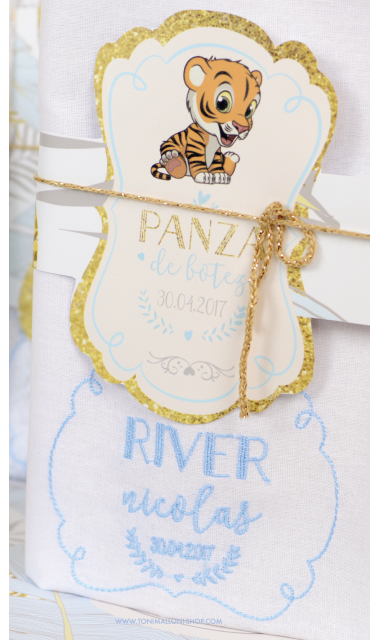 Trusou de botez cu broderie personalizata pentru baieti, Little tiger 7